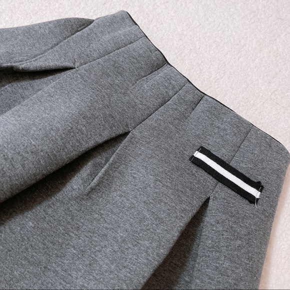 KOREAN STYLE GREY COLOR NEOPRENE MINI SKIRT - Picture 3 of 5